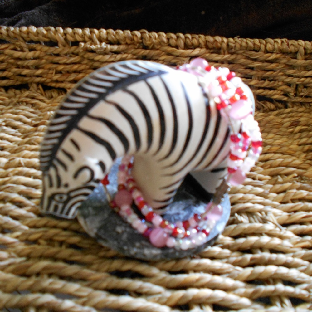 Pink bracelet - Picture 2 of 4